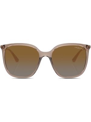 Vogue Eyewear logo-engraved oversize-frame sunglasses - Brown