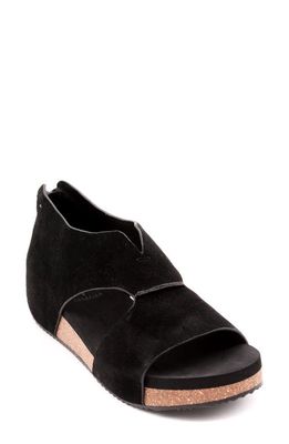 Volatile Gainsbourg Platform Wedge Sandal in Black