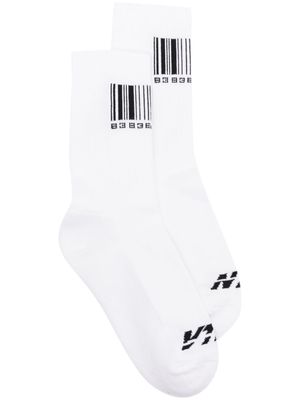 VTMNTS barcode-print ankle socks - White