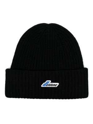 We11done logo-patch wool ribbed beanie - Black