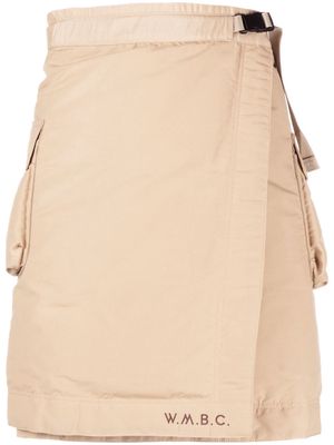 White Mountaineering cargo pockets crossover shorts - Brown