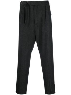 White Mountaineering cropped tapered-leg trousers - Grey
