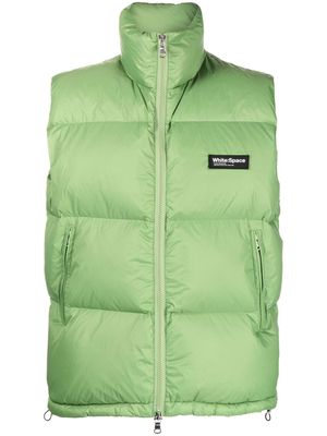 White:Space logo-patch quilted gilet - Green