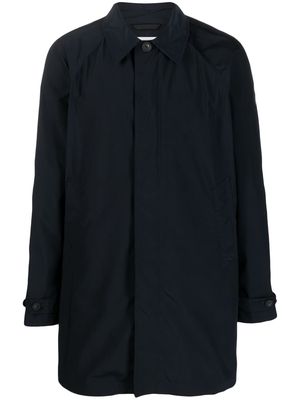 Woolrich logo-patch long-sleeve raincoat - Blue
