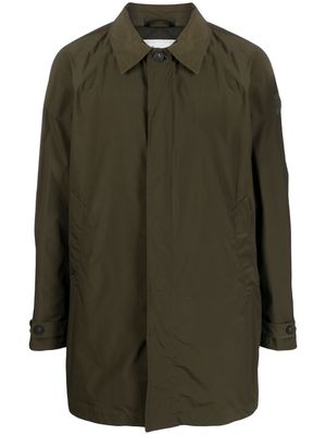 Woolrich logo-patch long-sleeve raincoat - Green