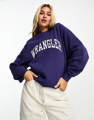 Wrangler crew neck logo sweatshirt in blue-Navy