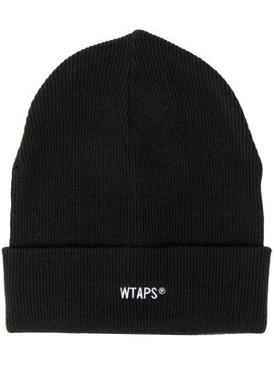WTAPS logo-embroidered rib-knit beanie - Black