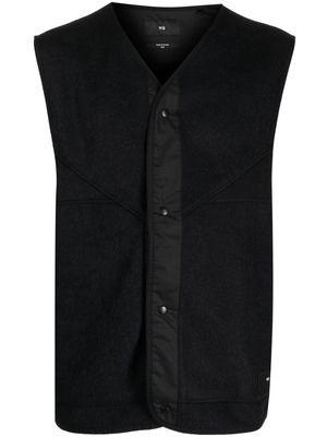 Y-3 logo-patch sleeveless jacket - Black