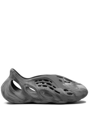 Yeezy Foam Runner cut-out sneakers - Grey