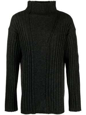 Yohji Yamamoto asymmetric ribbed-knit jumper - Grey