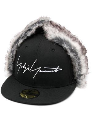 Yohji Yamamoto faux-fur trimmed cap - Black
