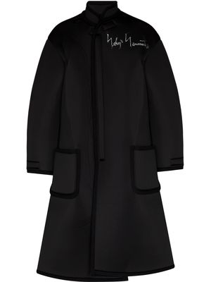Yohji Yamamoto logo-print oversized coat - Black