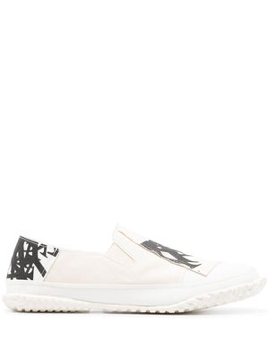 Yohji Yamamoto Y-print slip-on sneakers - Neutrals