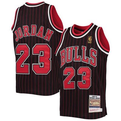 Youth Mitchell & Ness Michael Jordan Black/Red Chicago Bulls 1996-97 Hardwood Classics Authentic Jersey