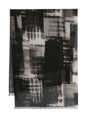 Y's geometric-print frayed scarf - Black