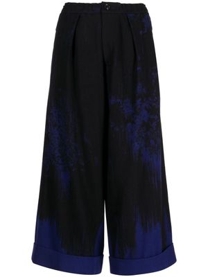 Y's Inkjet-print knitted cropped trousers - Black