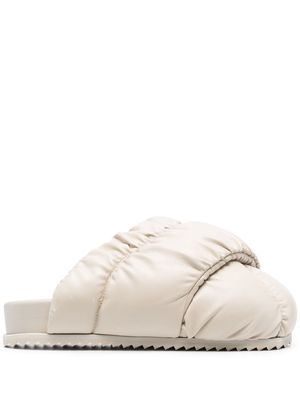 YUME YUME ruched quilted slippers - Neutrals