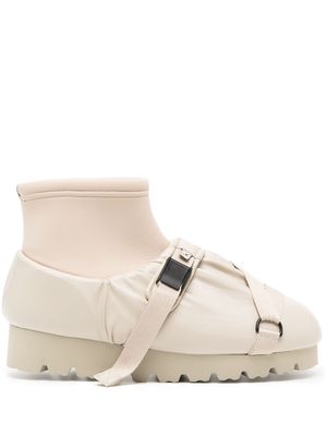 YUME YUME side buckle-fastening ankle boots - Neutrals