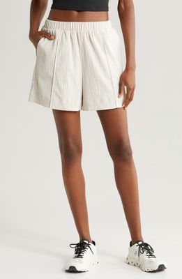 zella Saylor Crinkle Shorts in Grey Moonbeam