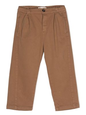 Zhoe & Tobiah pleat-detailing cotton-blend trousers - Brown
