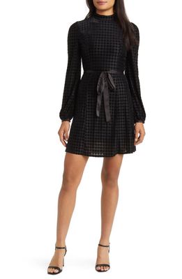 ZOE AND CLAIRE Houndstooth Burnout Velvet Long Sleeve Minidress in Black